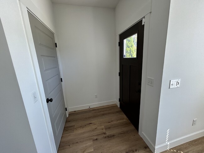 Building Photo - 3BD 2.5 BA DANSBY DR CONDO AVAILABLE FOR RENT NOW