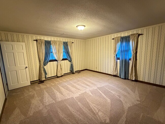 Building Photo - Liberty / Alamance County