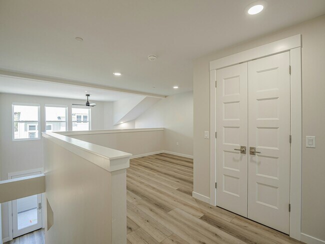 Building Photo - 136 Aptos Vlg Wy