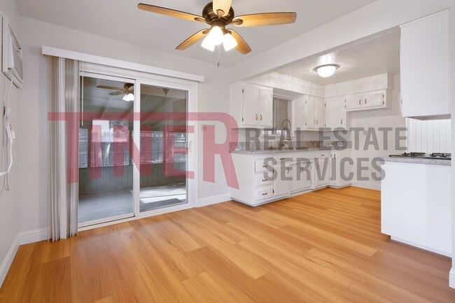 Building Photo - 2848 Clover Ln