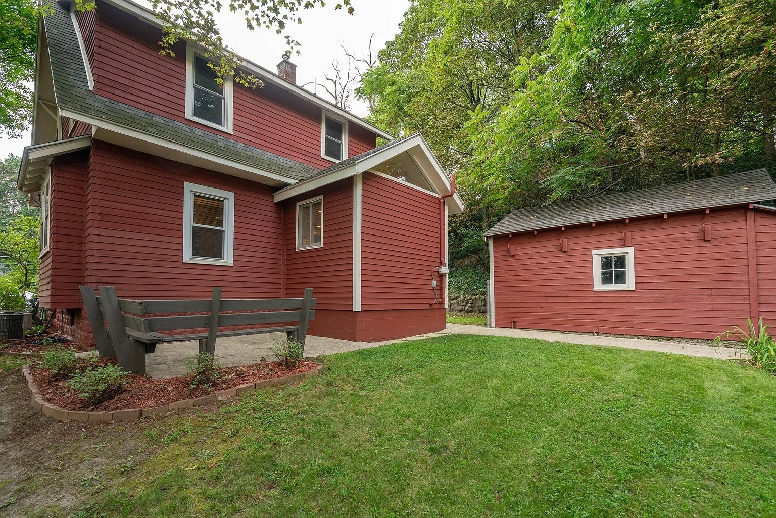 Building Photo - 126 Inkster Ave
