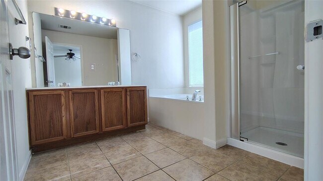 Building Photo - 718 Adler Falls Ln