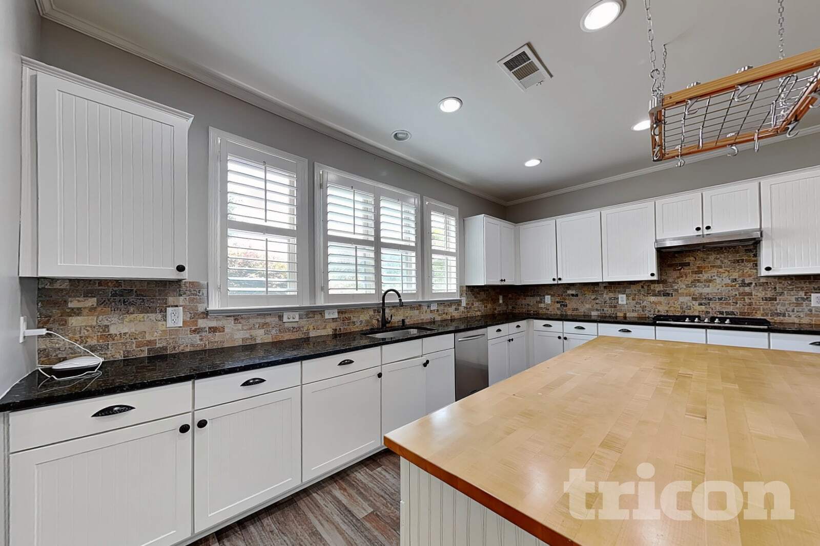 Building Photo - 4384 Challedon Dr