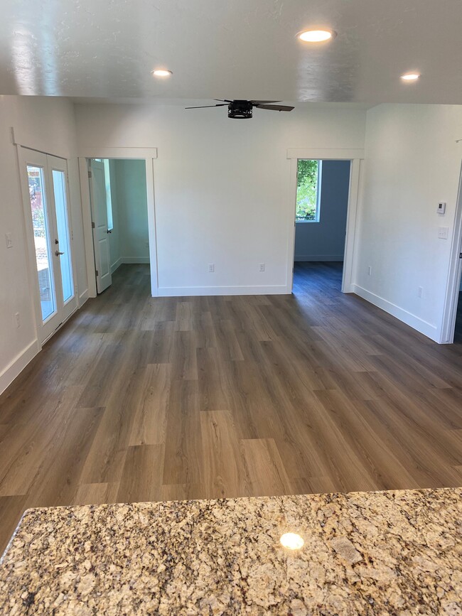 Building Photo - 1028 S 700 E