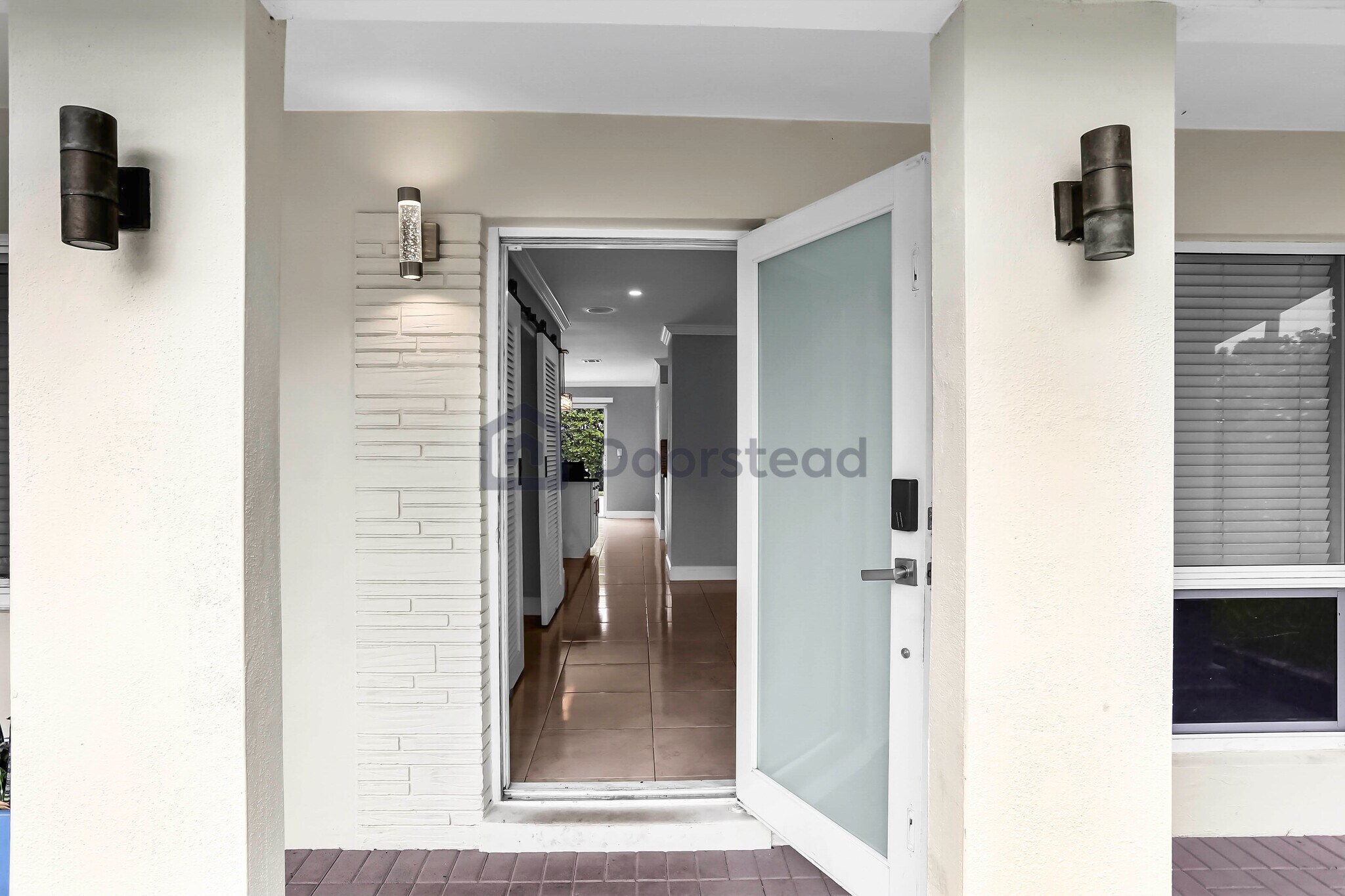 Building Photo - 241 NE 48th Ct