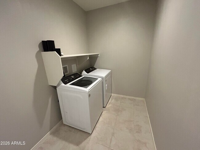 Building Photo - 24401 W Verlea Dr