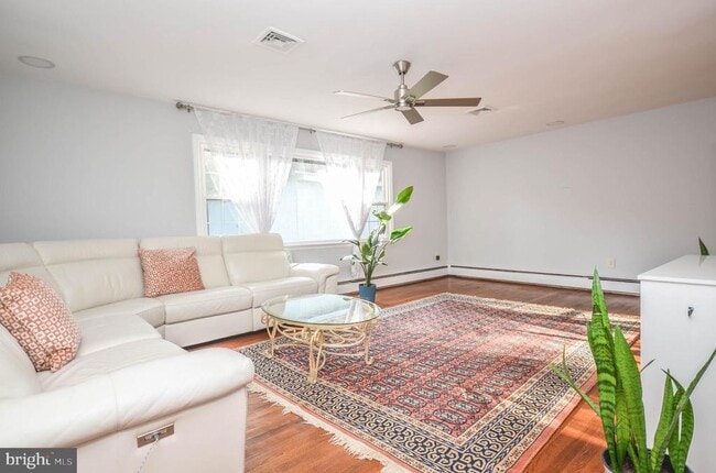 Building Photo - 9801 Belhaven Rd