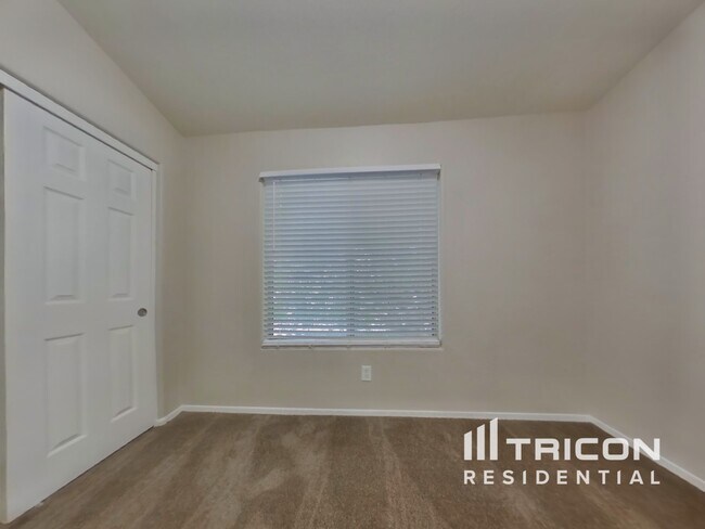 Building Photo - 1808 E Barbarita Ave