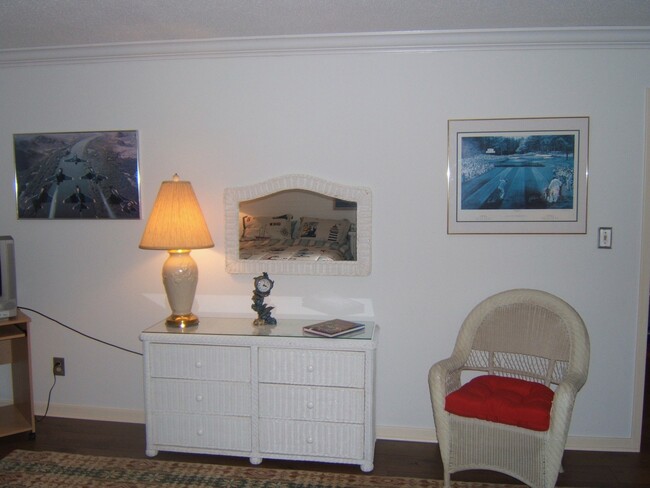 Building Photo - 2X2 Furnished Condo in Marina Community of...