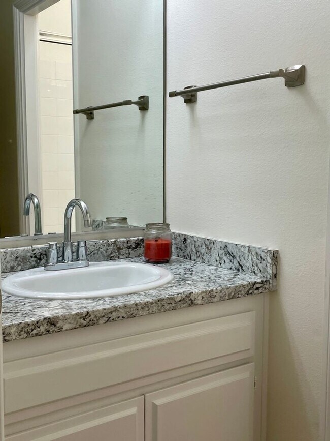 Building Photo - Welcome to Coastal Living at Its Finest!