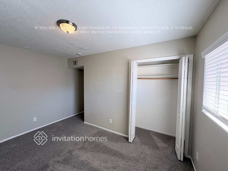 Building Photo - 2835 S Standage