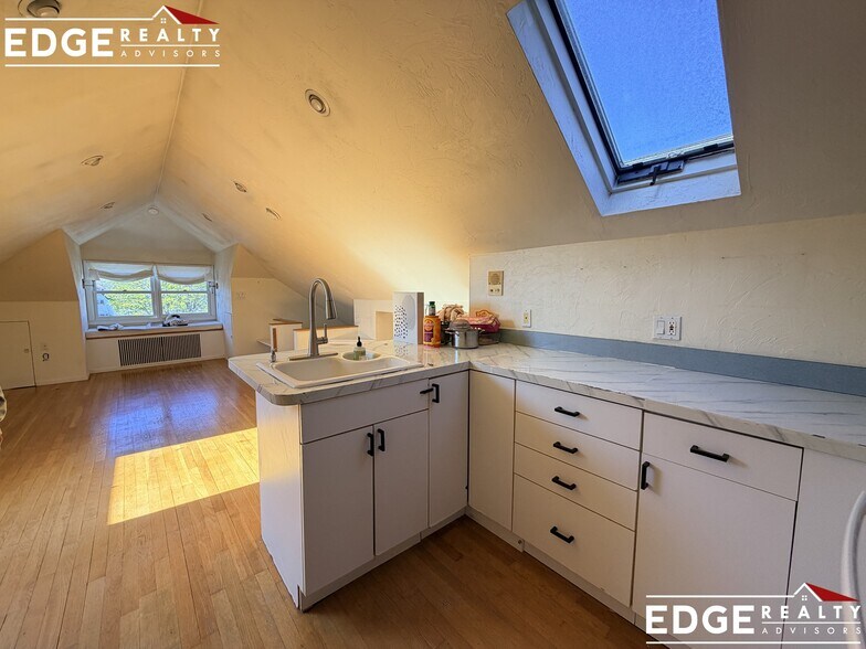 Building Photo - 43 Hobart St