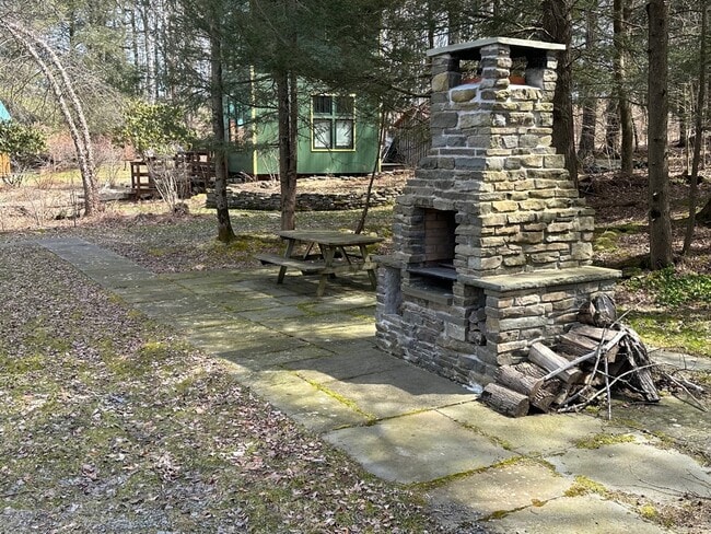 Building Photo - 38 Jay Vee Wy