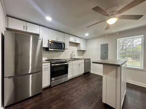 Building Photo - 5640 US-41