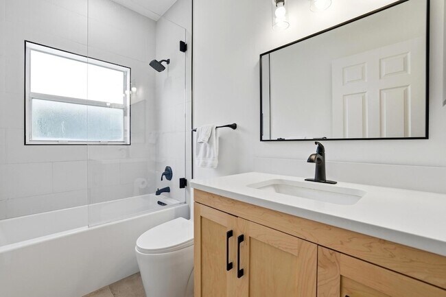Building Photo - 1350 Pampas Way