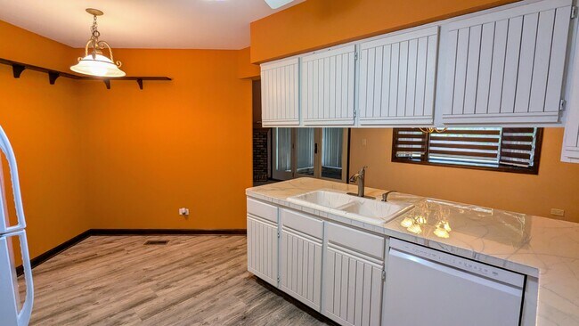 Building Photo - 1799 Monterey Ct