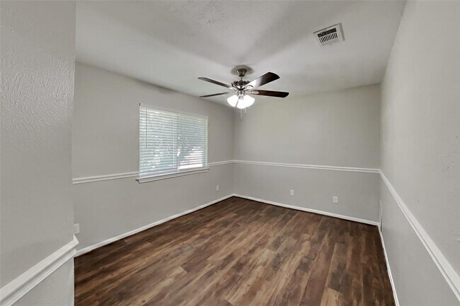 Building Photo - 6307 Briar Cross Ct