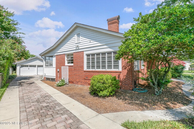 Building Photo - 2238 Southampton Rd
