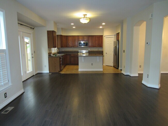 Building Photo - Rare Bradburn Single Family home including Carriage house