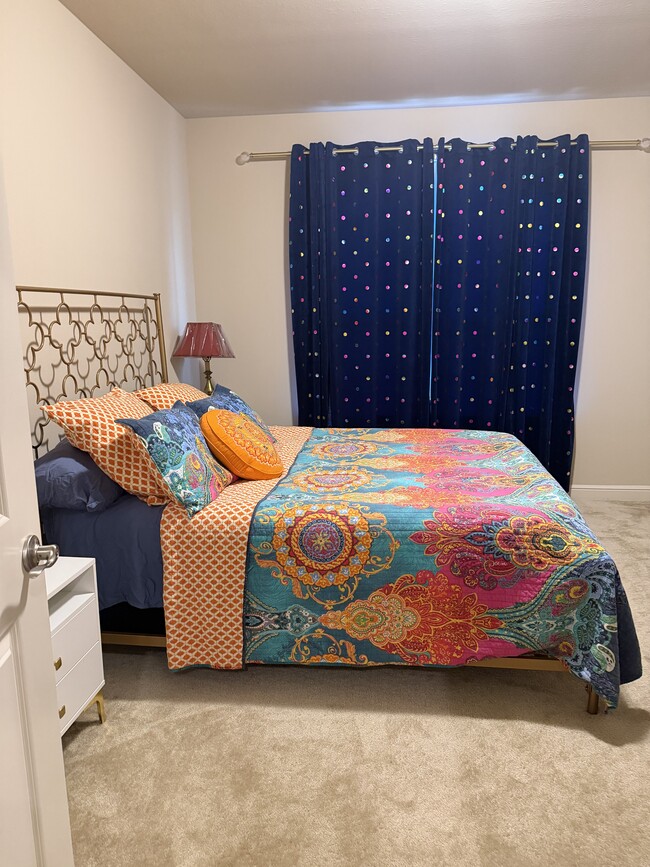 Building Photo - 5423 Caroline Lake Dr