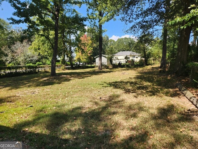 Building Photo - 224 Larkspur Ln