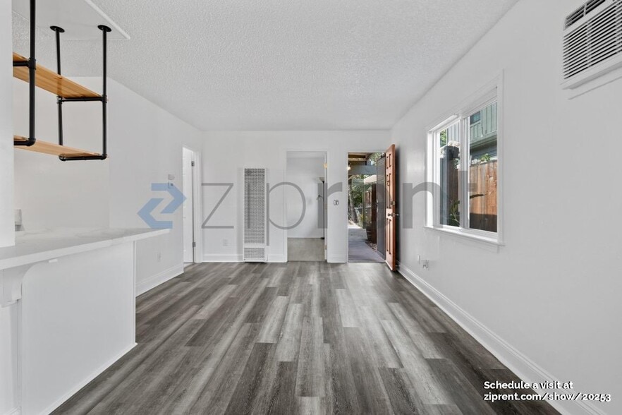 Building Photo - 127 11th St