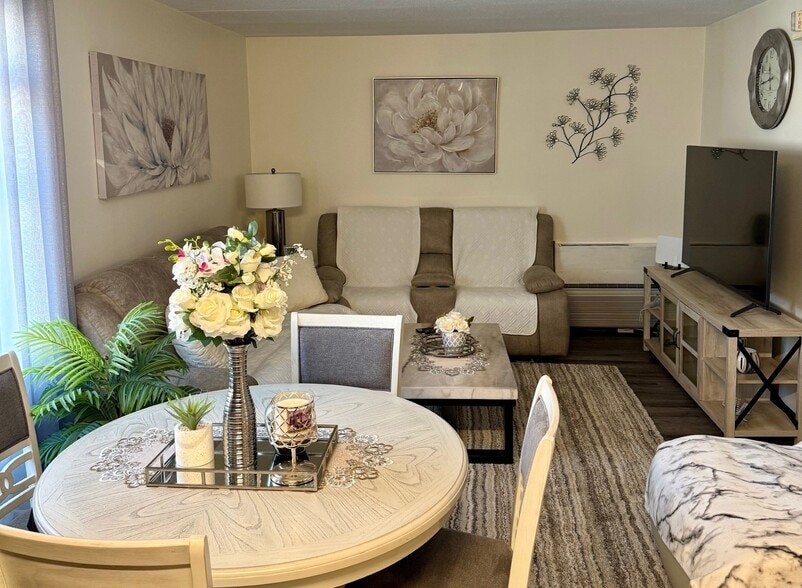 Building Photo - Aboussie Pavillion