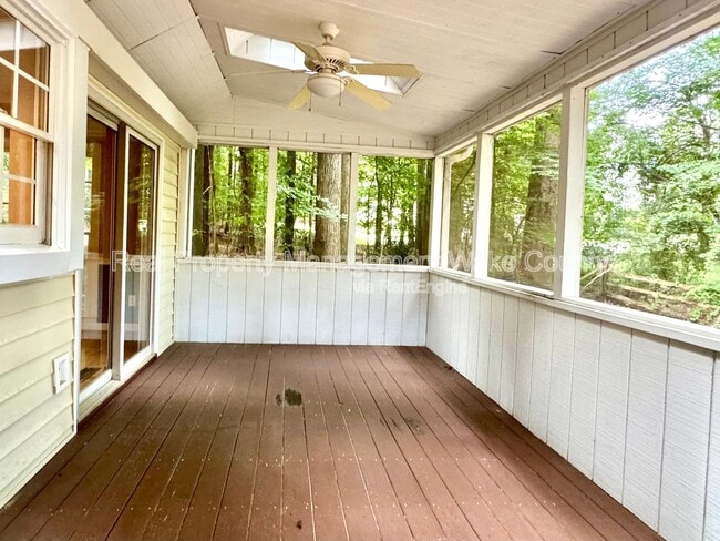 Building Photo - 106 Oak Spring Ct