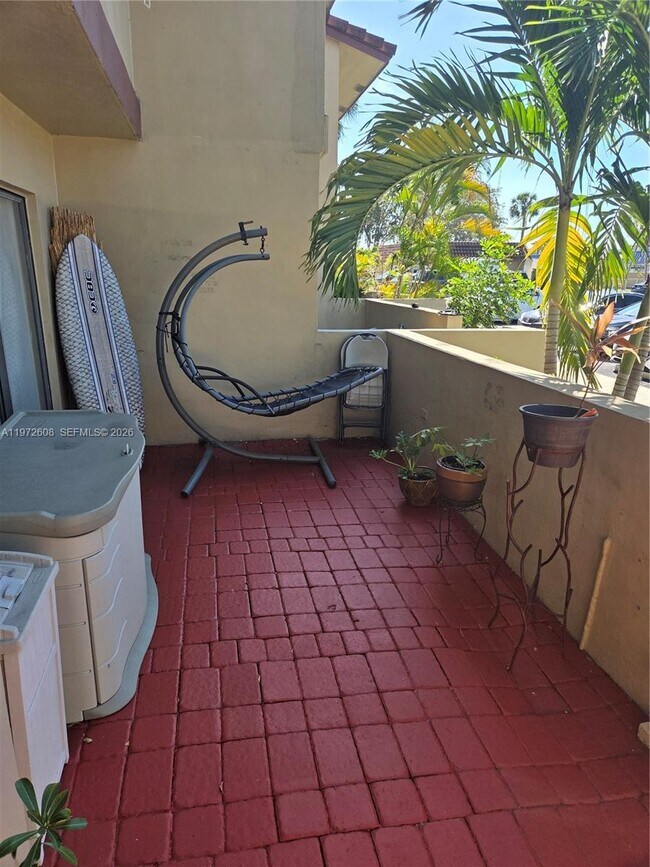 Building Photo - 4916 Sheridan St