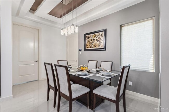 Building Photo - 18 Linva Ave