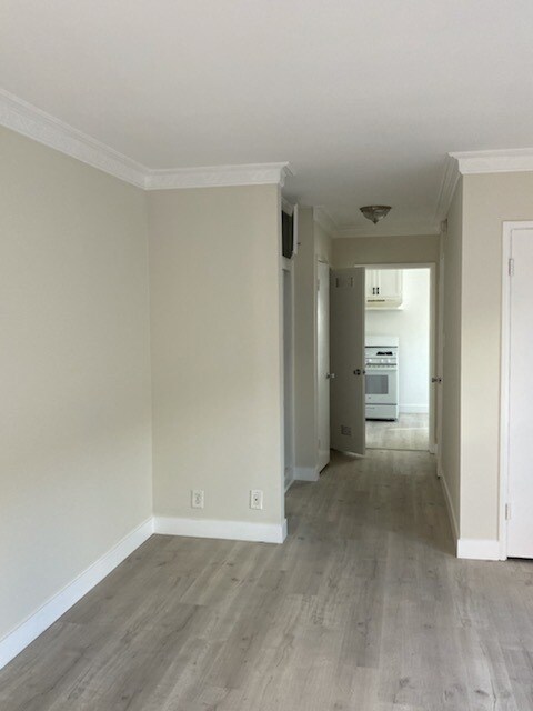 2307-2 - 2305-2309 S Halm Ave