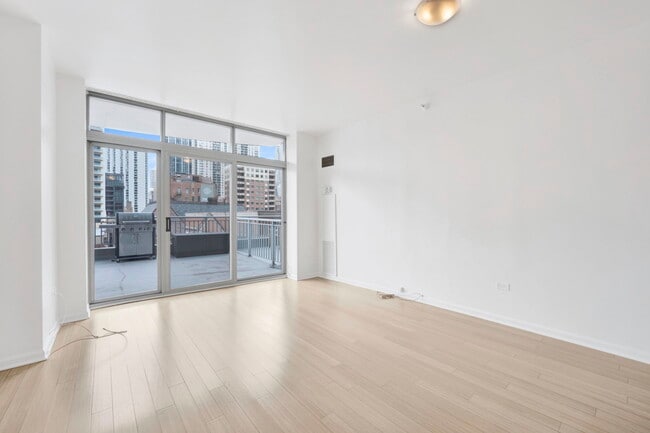 Building Photo - 600 N Dearborn St