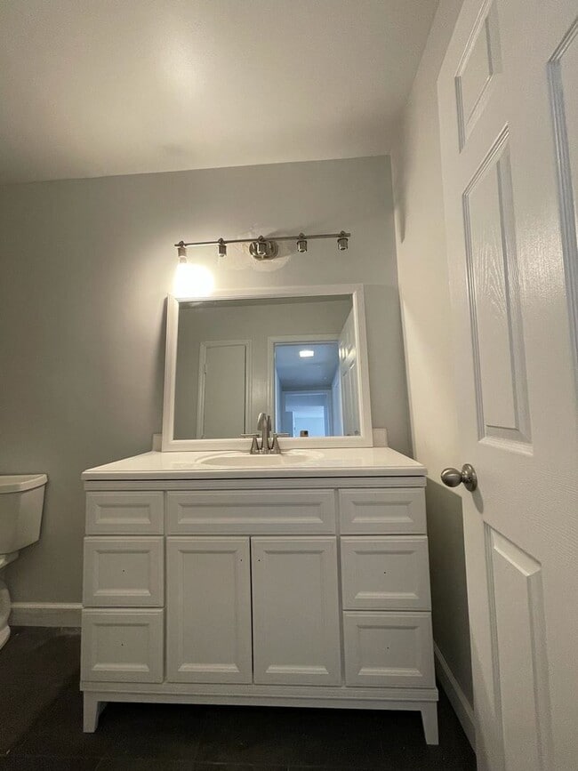 Building Photo - 246 White Bridge Pike