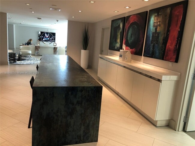 Building Photo - 300 Sunny Isles Blvd