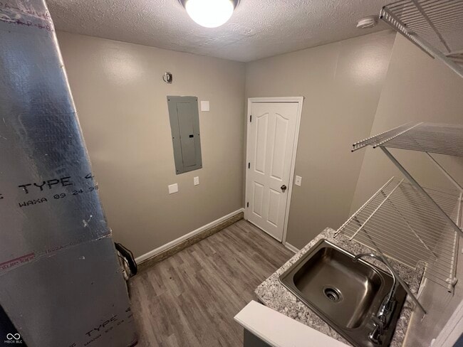 Building Photo - 344 W Columbine Ln