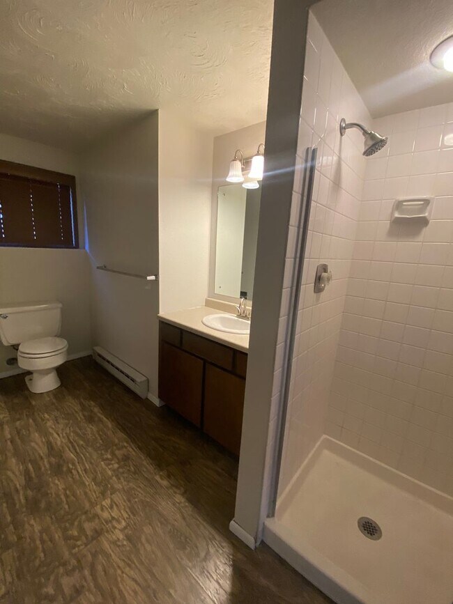 Building Photo - 2531-2533 E 27th Ave