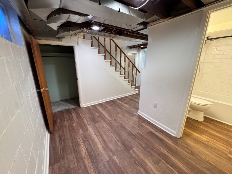 Building Photo - 607 Hollins Ave