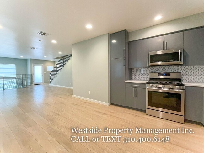 Building Photo - 6546 1/2 La Mirada Ave.-