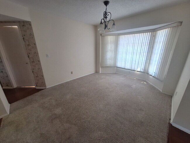 Building Photo - "Charming 2-Bed, 2-Bath Retreat on Monroe ...