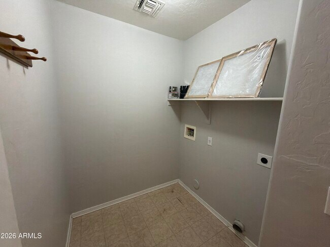 Building Photo - 13223 W Desert Rock Dr