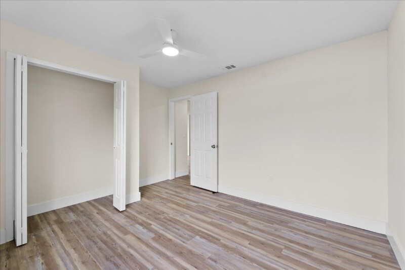 Building Photo - 623 Lake Dexter Cir
