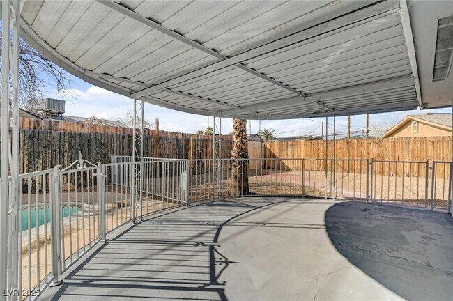 Building Photo - 6121 Edgewood Cir