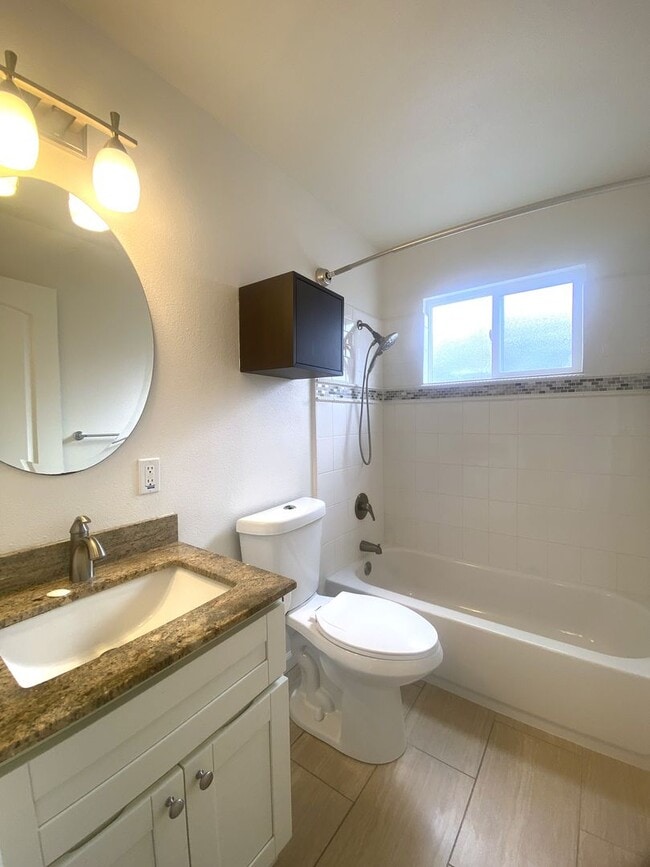 Building Photo - Sunlit 3-Bed Fremont Home in Cabrillo with...