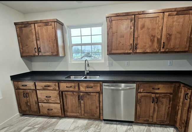 Building Photo - 1109 Euclid St