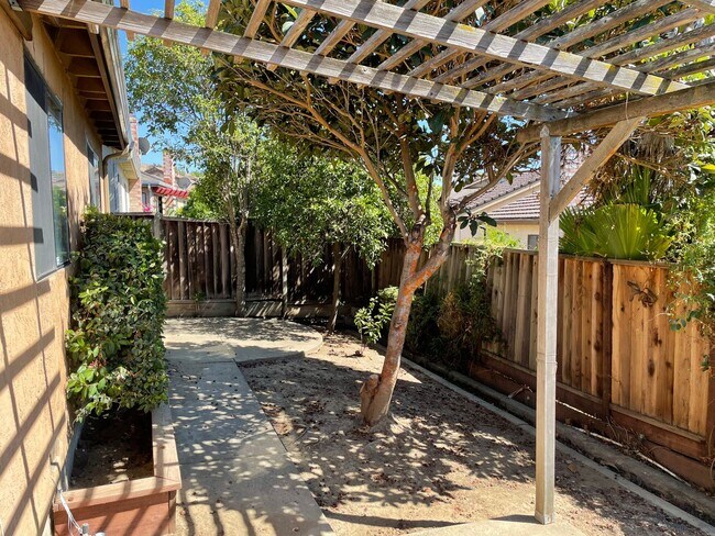 Building Photo - 3BR/2BA Single Level House in Milpitas