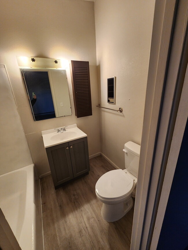 Building Photo - Lincoln unit 808