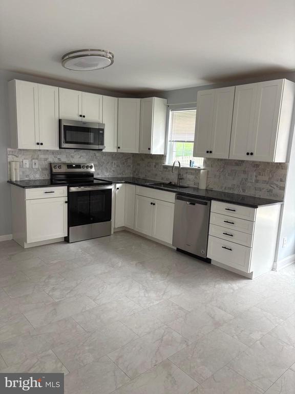 Building Photo - 8061 Station Rd