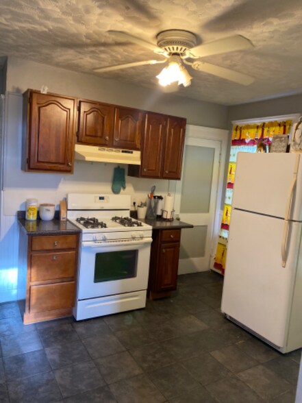 Building Photo - 52 Dunnell Ave