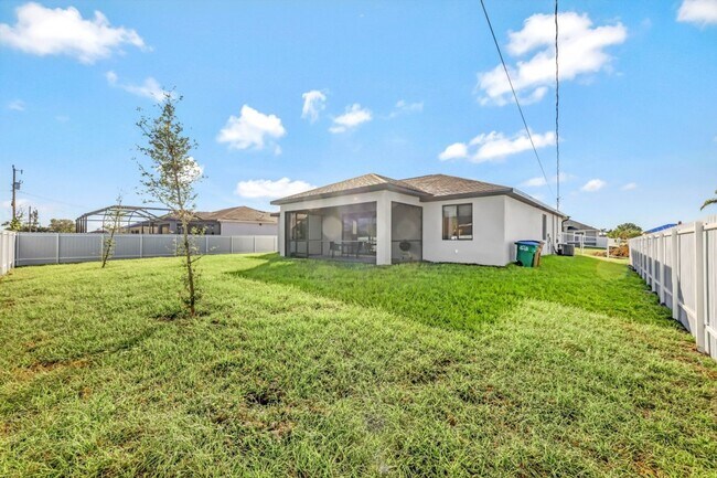 Building Photo - Charming 3BR House in Cape Coral