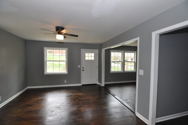 Building Photo - 820 Patricia Dr